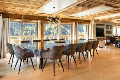 Black Diamond - Chalet Tango