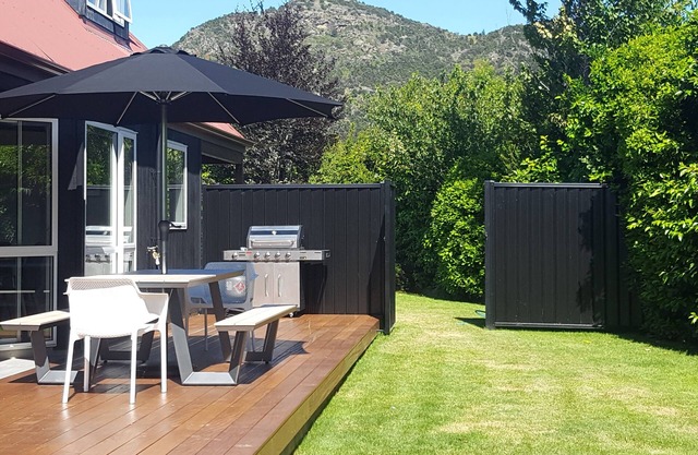 Black Frye Cottage Albert Town, Wanaka