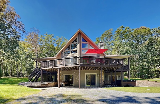 Black Pines Lodge | Great Views, Hot Tub, Fire Pit