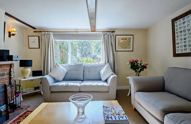 Black Tiles - Two Bedroom House, Sleeps 4