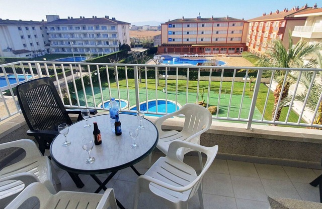 Blaumar A33 view of the pool