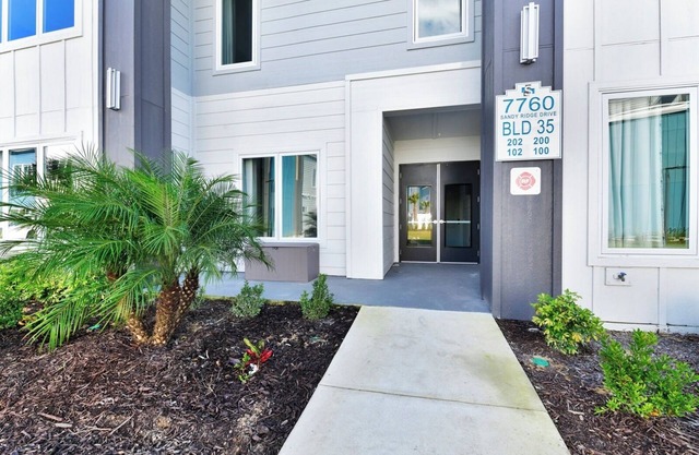 Blissful Condo Retreat near Disney with Resort & Waterpark Access - B35-102