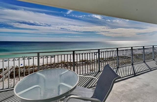 Blu 606 - Luxury 2 Bd Beachfront Condo - Beach Bliss Awaits!