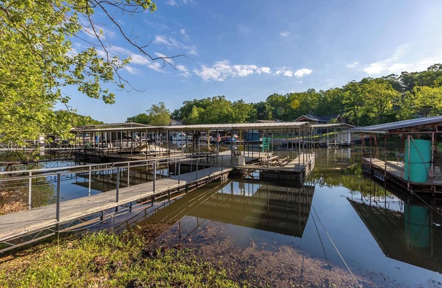 Blue Haven Lakefront Bungalow
