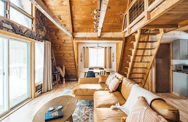 Blue Hour A-Frame: Modern Boho Escape w/Hot Tub