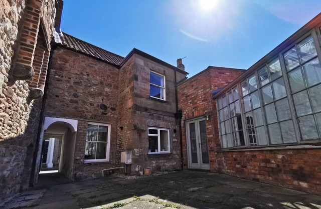 Blue House - sleeps 5 guests