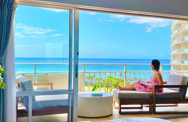 Blue Ocean Beachfront Home - Car & Parking Available