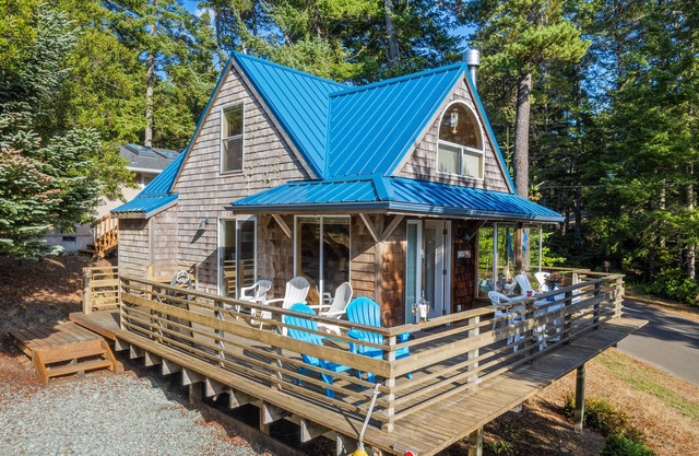 Blue Pearl MCA#278-Perfect couples retreat. Dogs welcome, 4 blocks to beach