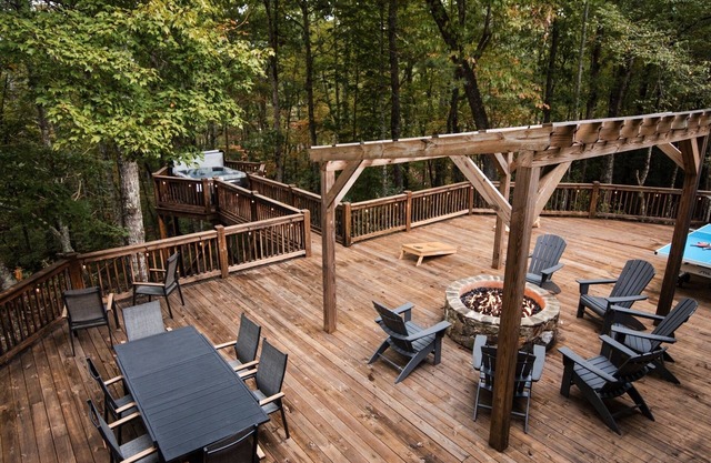 Blue Ridge Cabin w Hot tub, Firepit, Game Rm; Pets ok, 7Acres