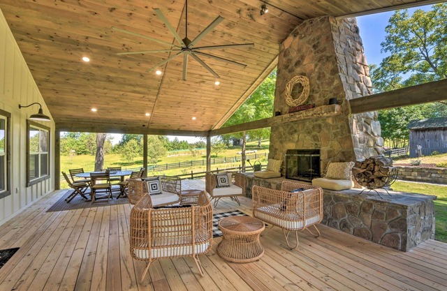 Blue Ridge Cottage: Modern Solace in the Mountains