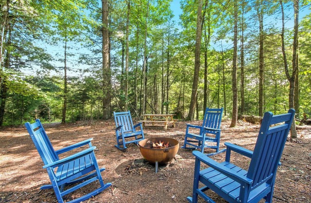 Blue Ridge Parkway/Off-Grid Cabin/Glamping/Hummingbird Hideaway