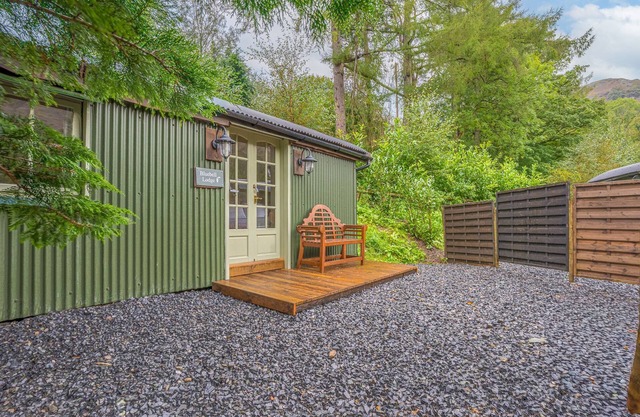 Bluebell Lodge, Lake District Shepherd's Hut for 2