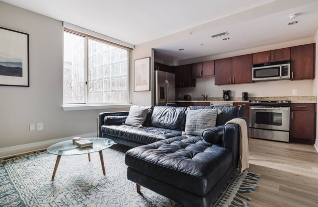 Blueground | Foggy Bottom 1bd apartment