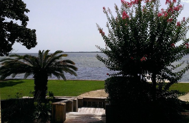 Bluewater Bay Waterfront Condo Across Bay From Destin