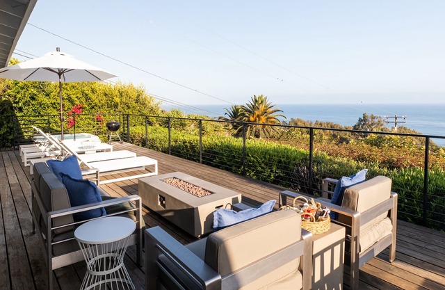 Bluff by AvantStay Gorgeous Malibu Getaway w/ Hot Tub & Spectacular Ocean Views