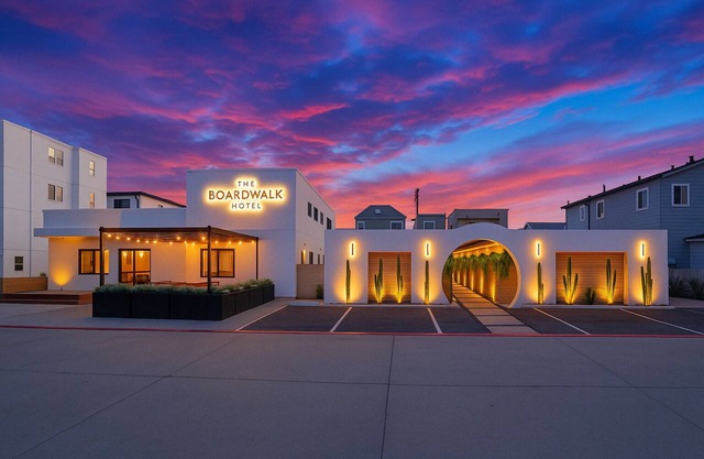 Boardwalk Hotel: Bikes, Boards & Beach Gear Included