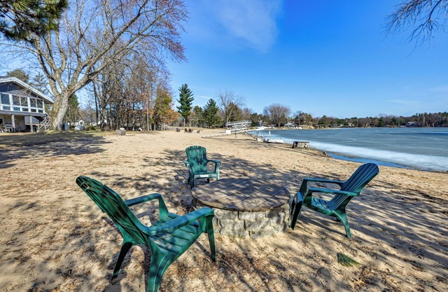 Boat Dock, Hot Tub & Deck: Lakefront Nekoosa Home!