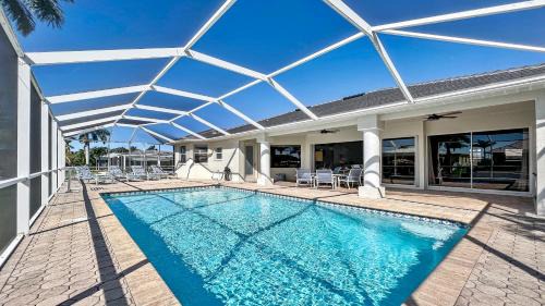 Boaters Dream S. Terr Pool Yacht Club Boating