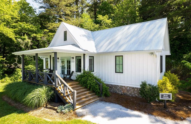 Boathouse Cottage at Julep Farms