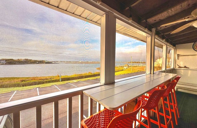 Bogue Shores Studio - Sound Front Porch and Beach Access All-in-One!