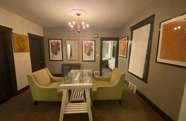 Bohemian Bungalow Close to Downtown