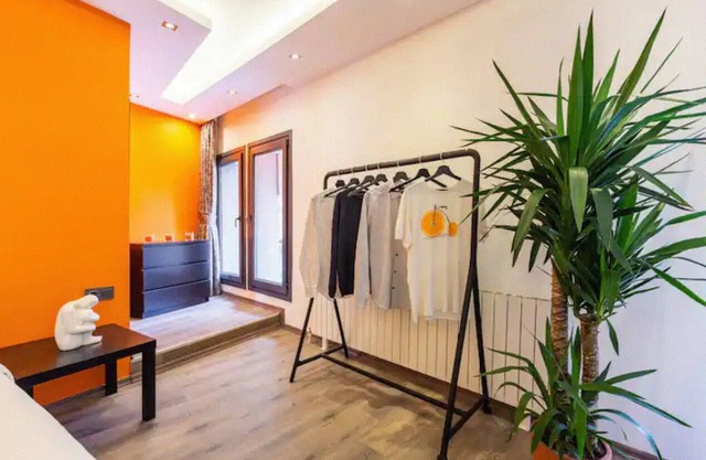 Bohemian Orange Flat, Ortakoy