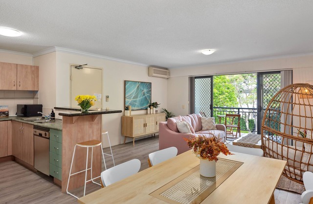Boho Beauty ~ 2 Bed/2bath/1 Car ~ New Farm
