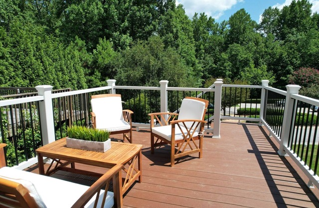 Boho Modern Townhome Near Greenway. No Cleaning Fees!