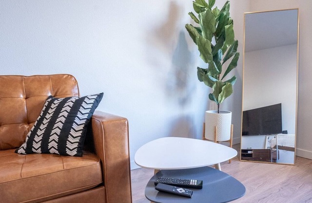 Boho Style Great Long Term Stays near Safeway