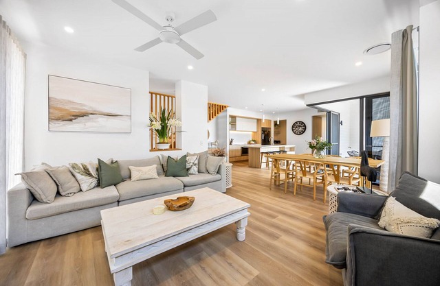 Bokarina 3-Bed Stunning Home, Steps from Beach