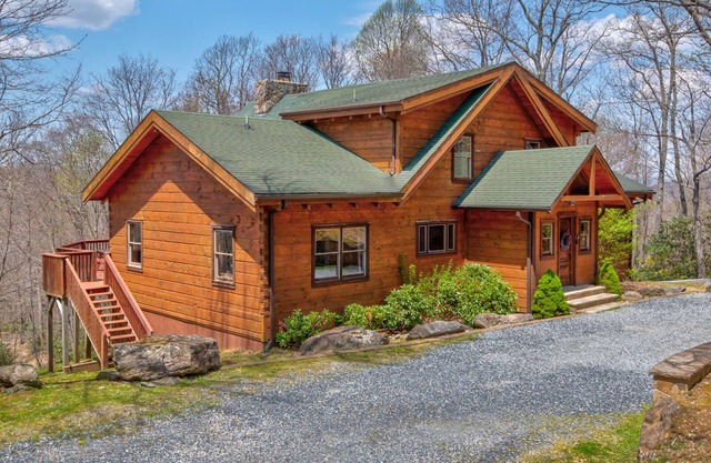Boles Lodge - Hot Tub - Game Room - Outdoor Fireplace - Huge cabin near Blowing Rock!