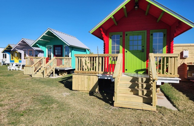BOLI Bunkies, BOLI Bunkies Beach Glamping Cabins