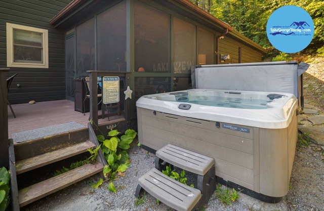 Bolton Landing Compound|18 Beds|Hot Tub|Dock Slip|Pet Friendly|