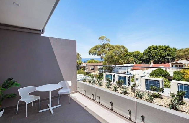 BONDI BEACH STUDIOS: X