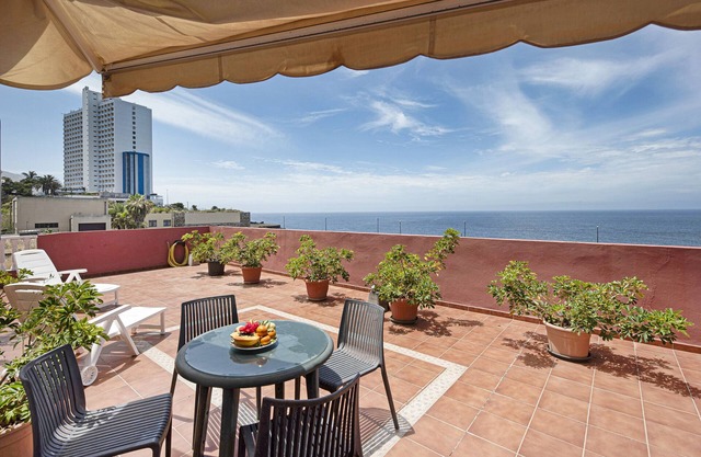 'Bonito' Vacation with Sea View, Private Terrace and Wi-Fi