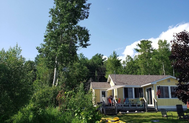 Book for summer! Lakefront cottage just steps from Mullett Lake w/kayaks