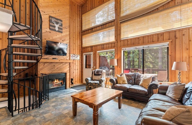 Book for the Holidays! Home with Indoor/Outdoor Pool and Hot Tub Access!