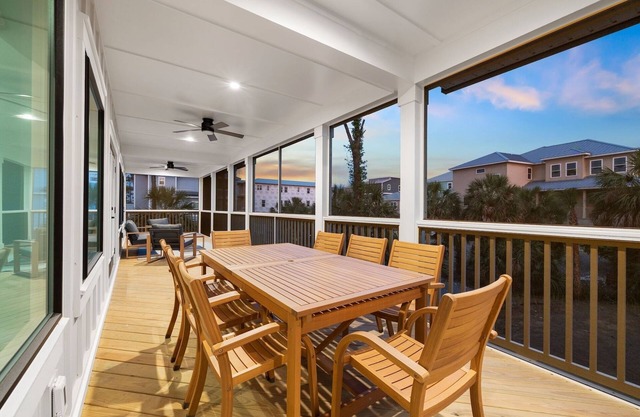 Book Now for Fall Stays! Gulf Views! Large Front Patio! Private Beach Access! Dog Friendly!