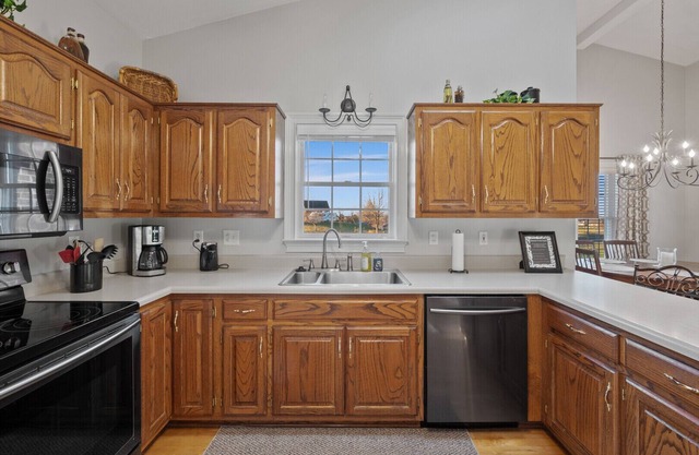 Book now for fall! Quiet country setting with big city convenience.