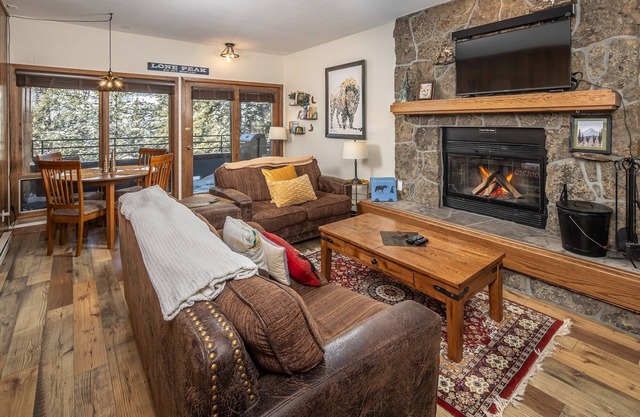 Book Now for Holidays! First Floor Condo on Shuttle Route with Mountain Views!