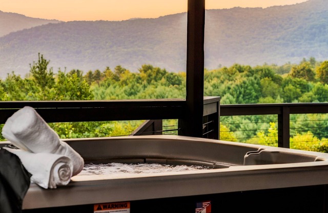 Book Sep Now w/Awesomet Views! Heated Pool! Sauna