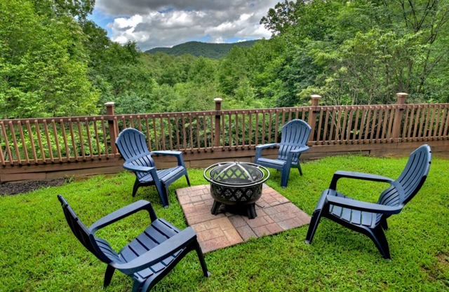 Book w/Owner, Not Agency, Firepit, Hot Tub, Game Room, 3 King Beds & Paved Roads