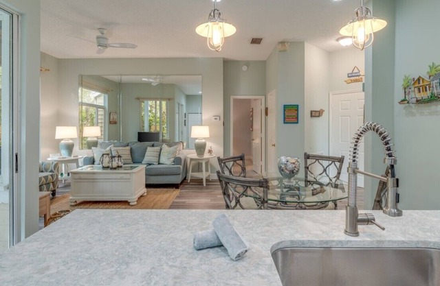 Booking 2024! Luxury Treehouse Villa in Private Sea Oaks Beach Tennis Club