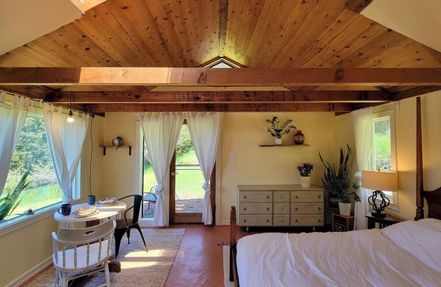 BookStayHop - Pacific View Cottage - Ocean View