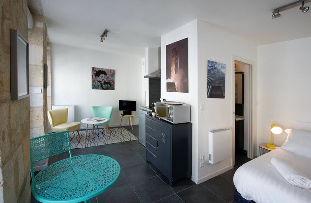 Bordeaux Historic Center Double studio + Balcony