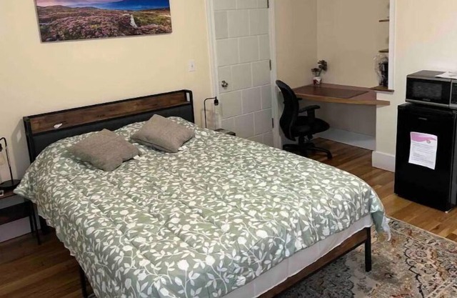 Boston Traveler’s Den