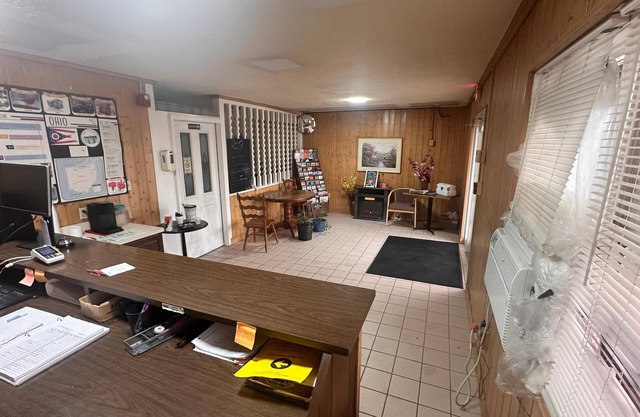 Botkins motel