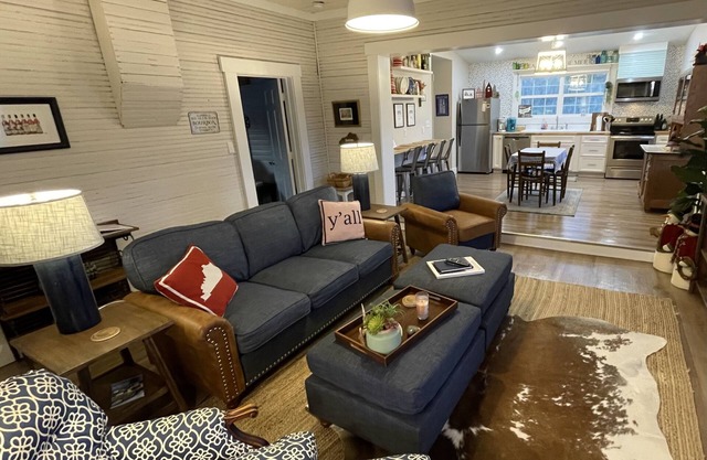 Bourbon Trail & Relaxing rural spot. Restored Farmhouse on 22 private acres.