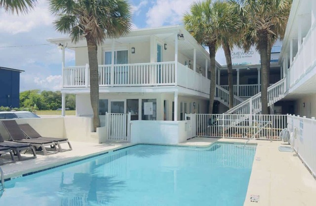 Boutique on the beach, Studio #107 + Pool
