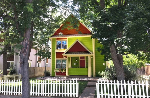 Boutique Studio Apartment Hotel across from CSU in Old Town Fort Collins! Very close to perfect when it comes to hotel suites, The Hemingway Studio at Remington Flats has a seaside breezy feel and decor that promotes creativity, spontaneity, and a b